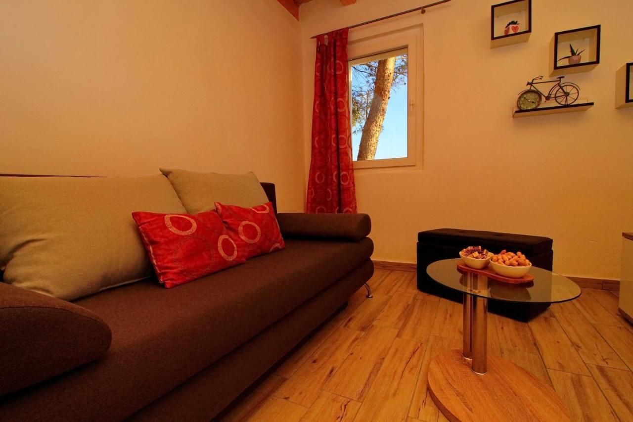 Holiday Home Bili Zal Vela Luka Rom bilde