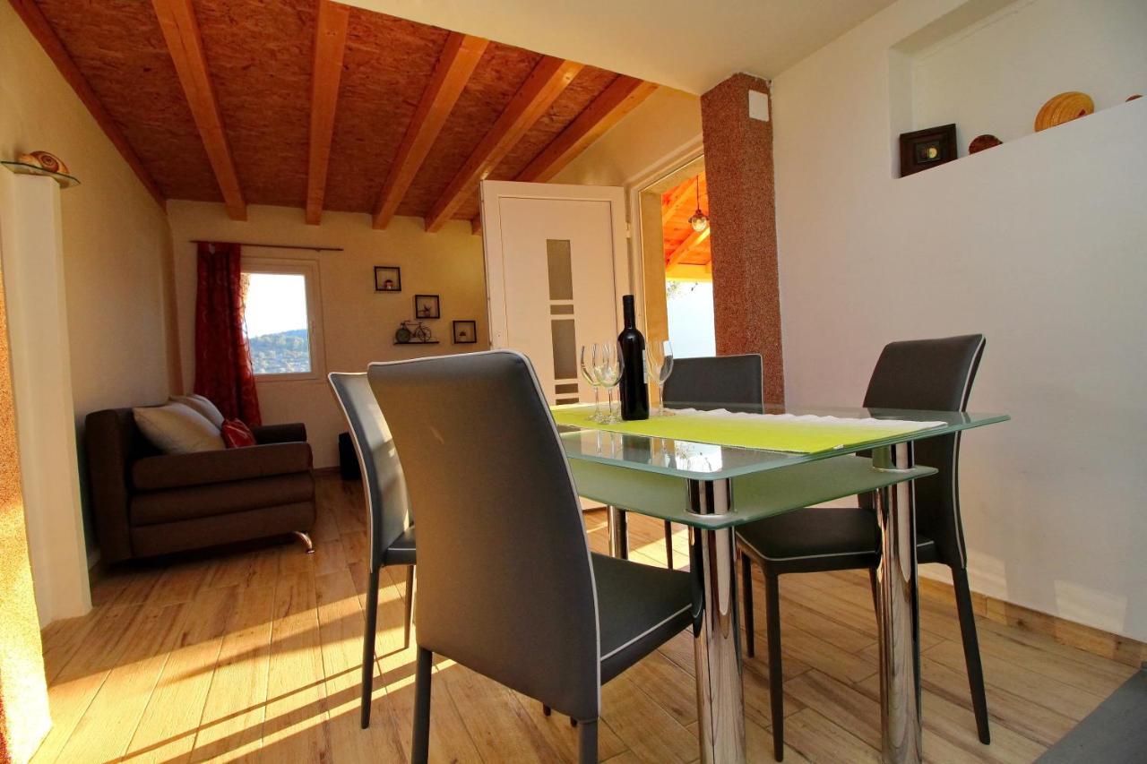 Holiday Home Bili Zal Vela Luka Rom bilde