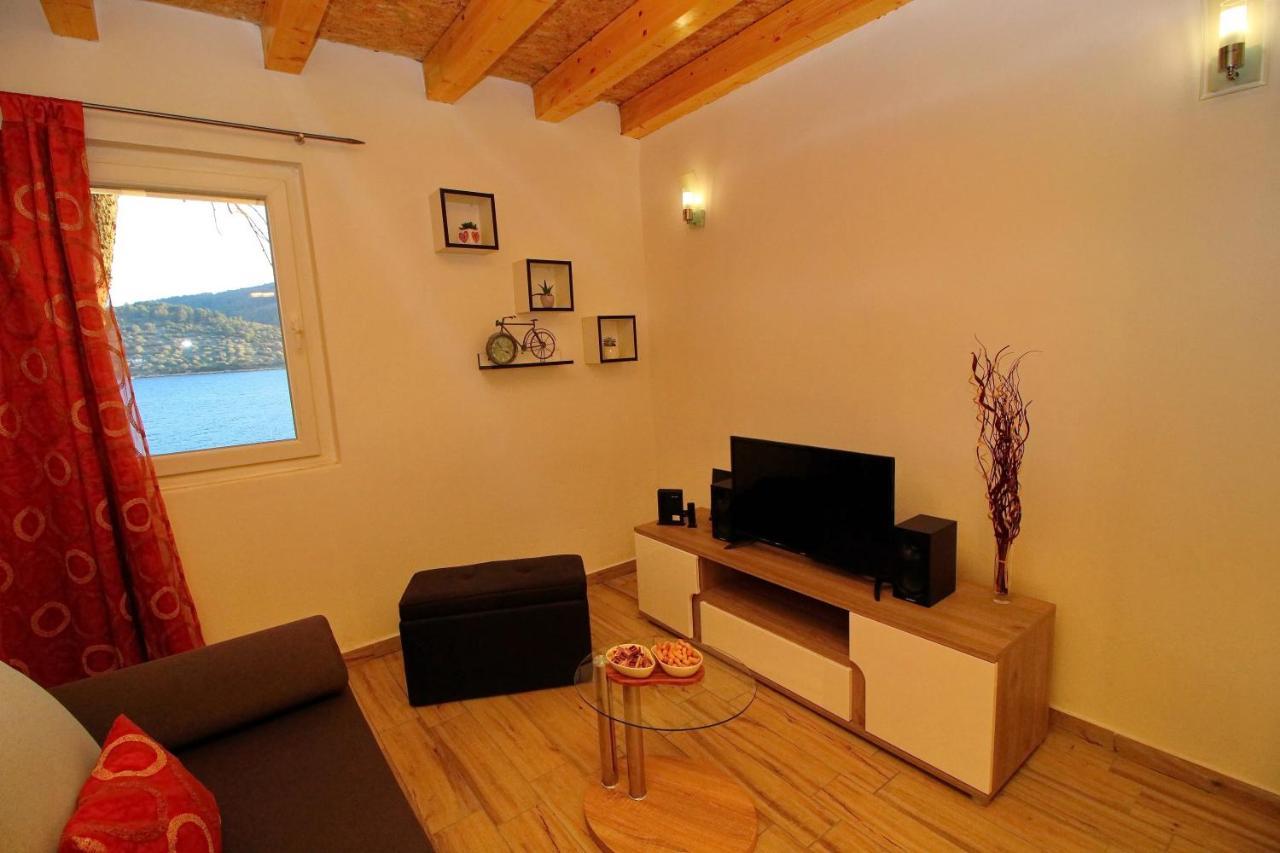 Holiday Home Bili Zal Vela Luka Rom bilde