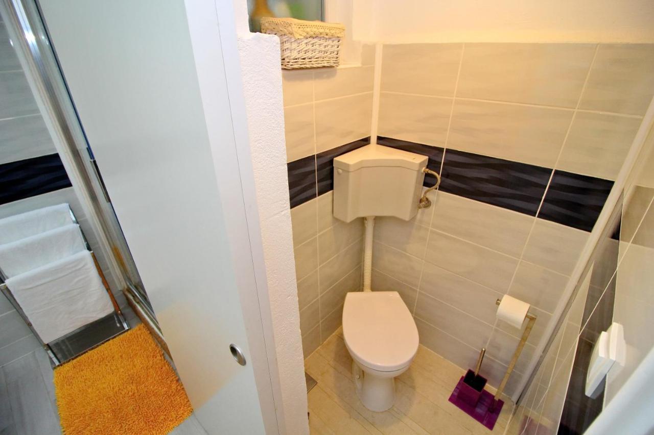 Holiday Home Bili Zal Vela Luka Rom bilde